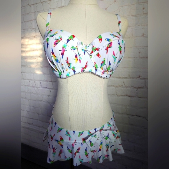 Floozie by Frost French Bikini | Parrot Print | Size 34D Top & UK 8/US 4 Bottom - Picture 1 of 7